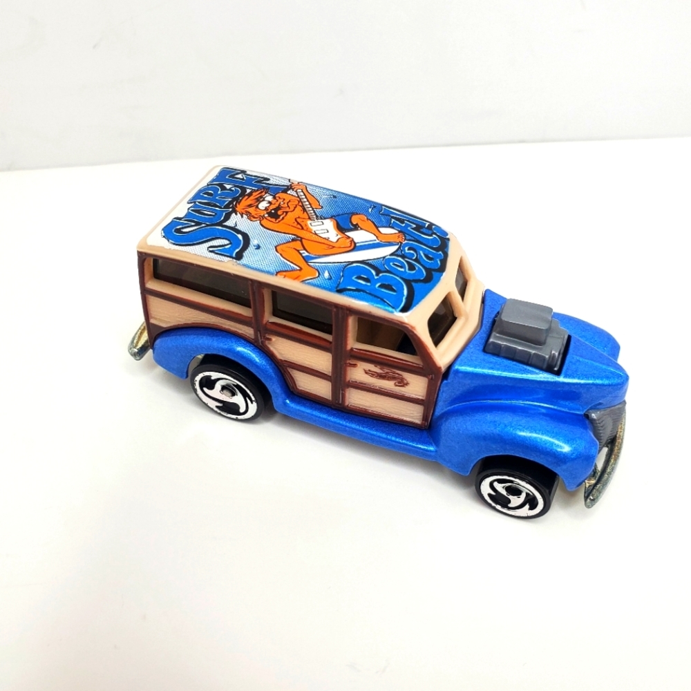 Mattel Hot Wheels 1979 Woody Blue Surf Beat Wagon Scale 1:64 DieCast